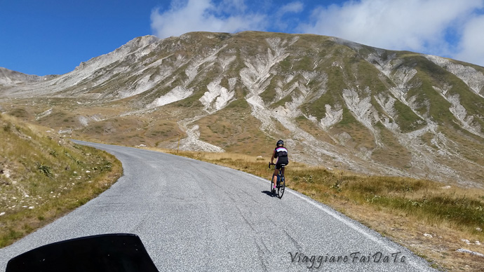 si sale anche in bici campo imperatore